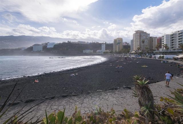 Puerto de la Cruz.jpg