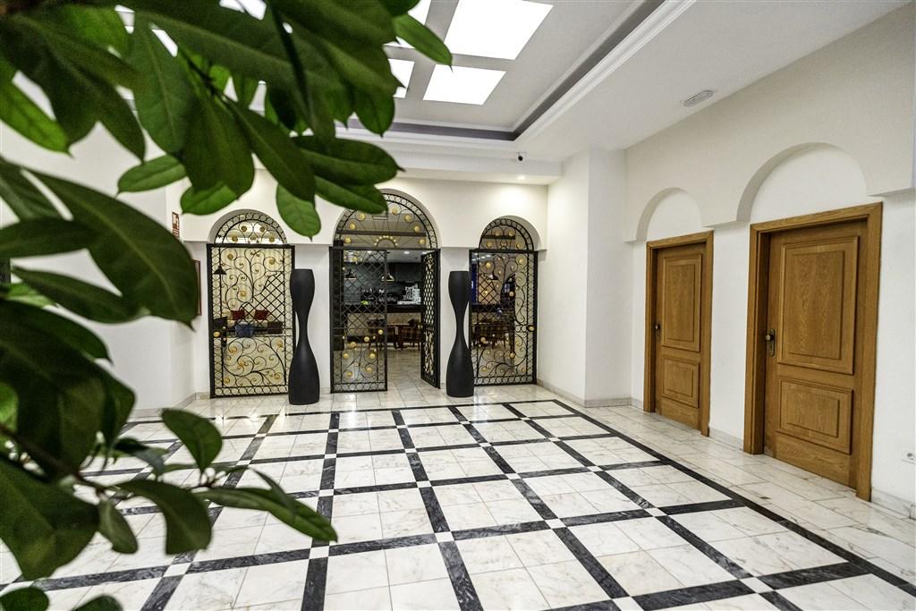 LOBBY 2.jpg