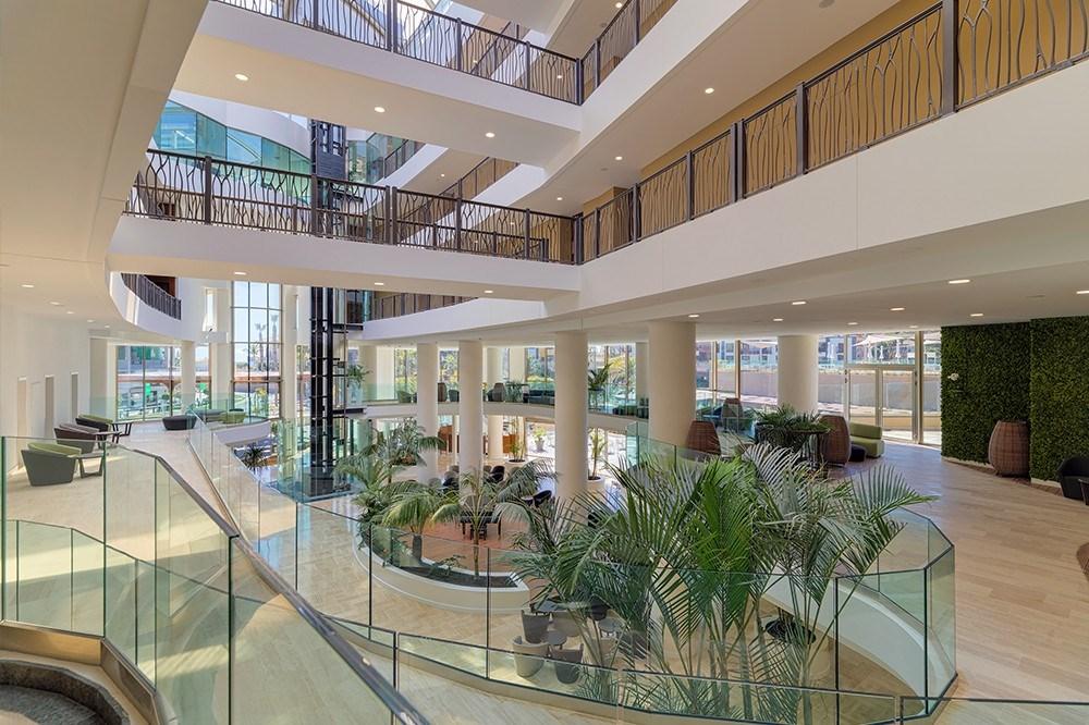 Lobby-gfvictoria.jpg