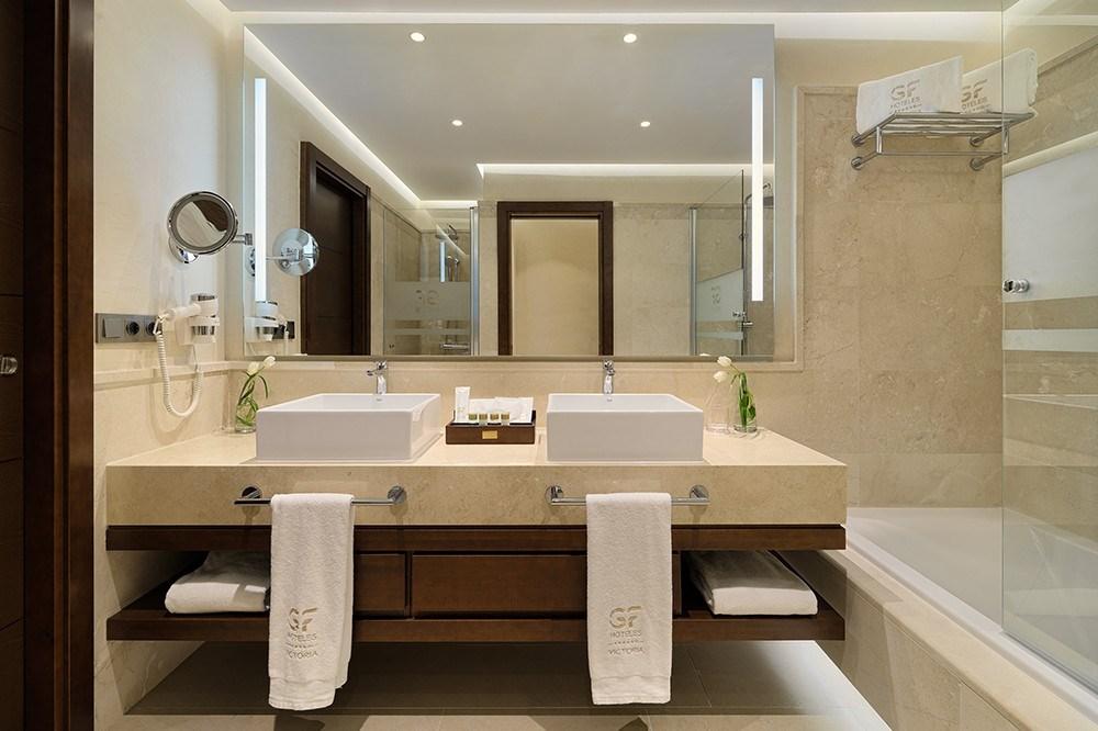 Suite-Harmony-Bathroom.jpg
