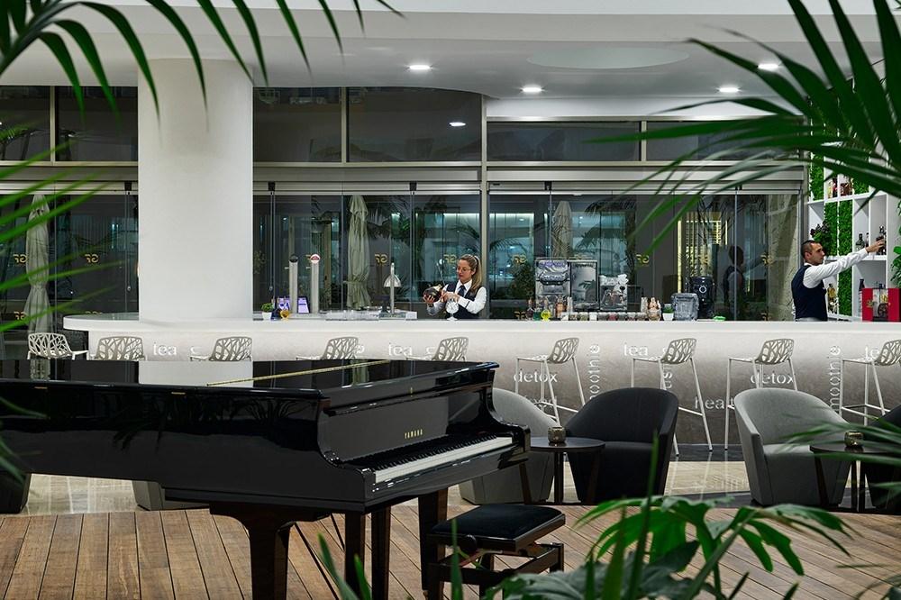 Lobby-Bar-Los-Naranjos-gfvictoria-2.jpg