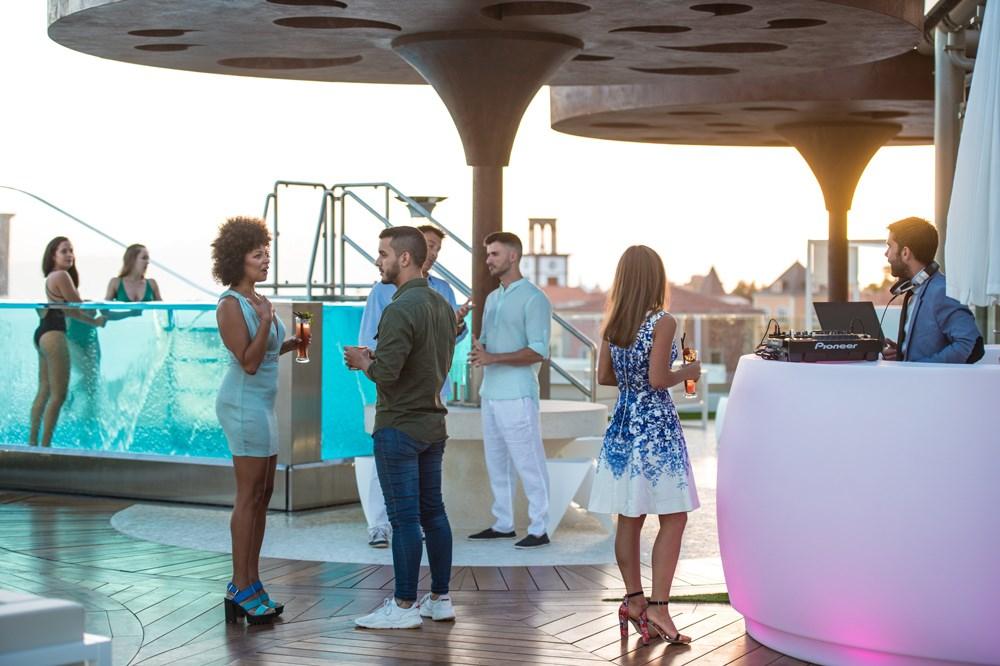 sky-bar-gfvictoria-6.jpg