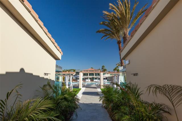 MAIN POOL (13).jpg