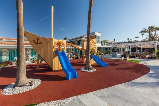 PLAYGROUND (2).jpg