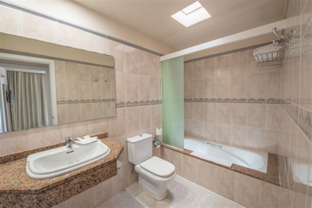 lzs baño.jpg