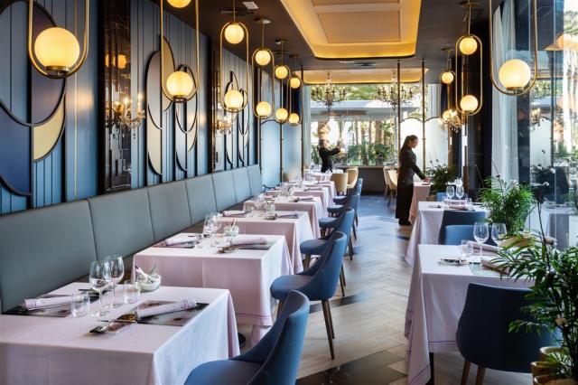 XMP_21_010 - Krystal fusion restaurant.jpg