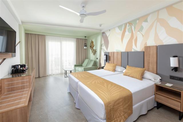 XMP_21_051 - Double room.jpg