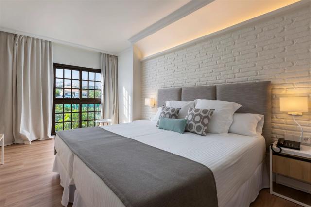 ASORA-SUITE-Lateral-View-Bedroom-JR.jpeg
