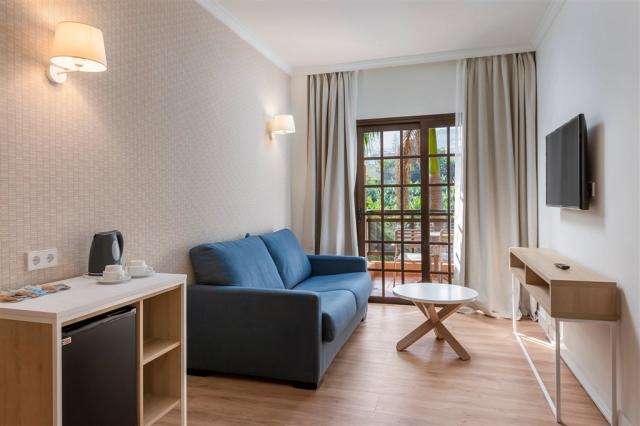 ASORA-SUITE-Lateral-View-Living-JR.jpeg