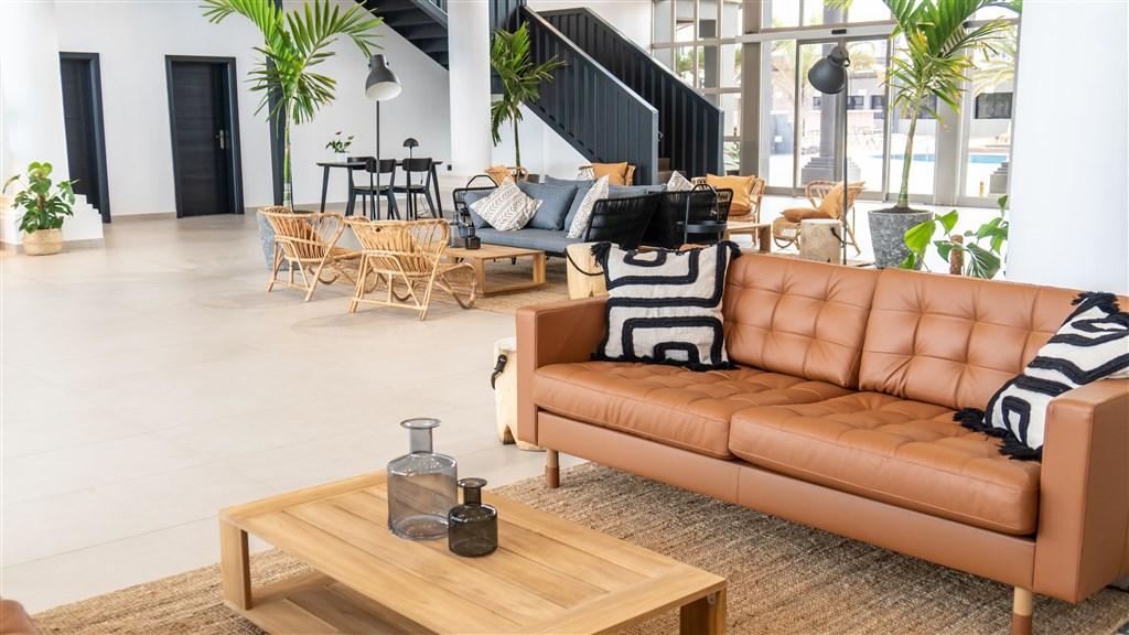 053-L-lounge-lobby_114647318.jpg