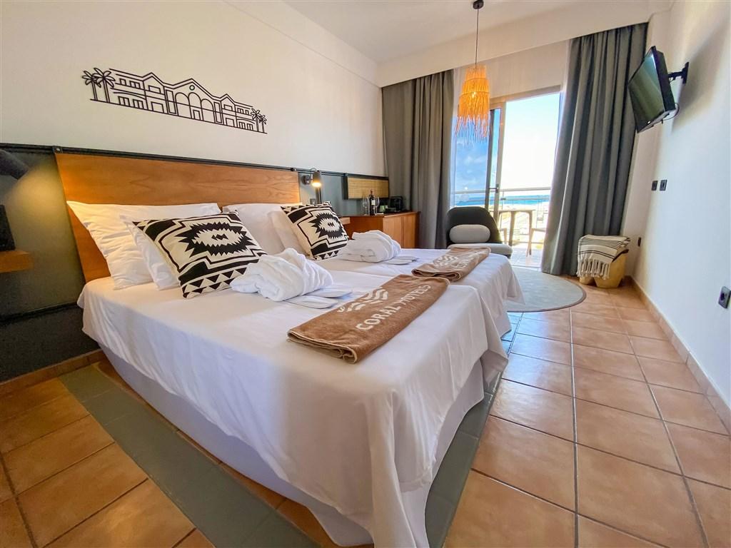 026-W-room-example-double-room-premier-bay-view-premium-double-