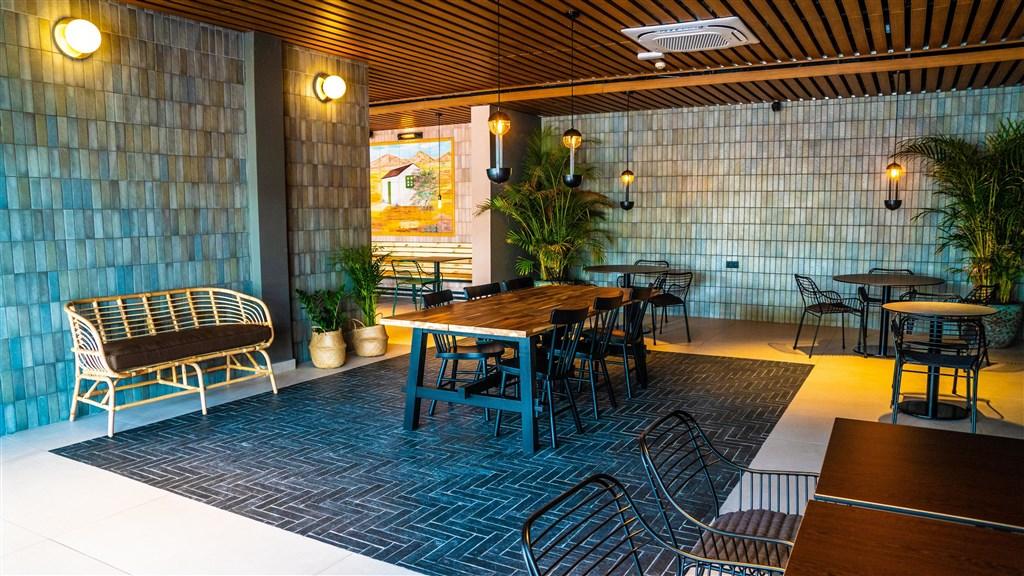 071-R-restaurant_114647360.jpg
