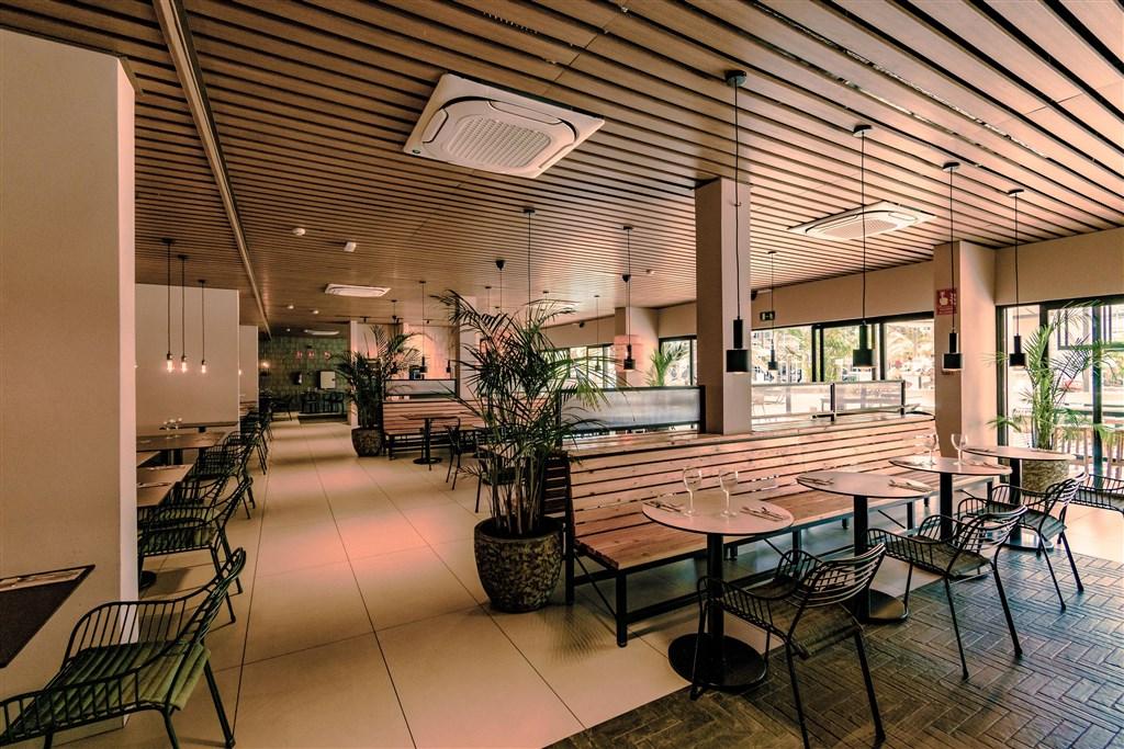074-R-restaurant_114647364.jpg