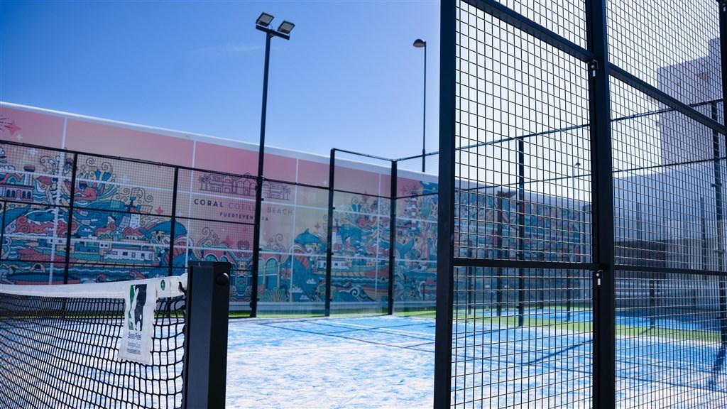 041-F-sports-and-leisure_114647279.jpg