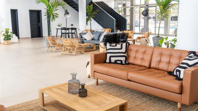 053-L-lounge-lobby_114647318.jpg