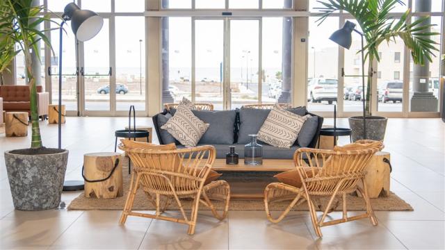 052-L-lounge-lobby_114647317.jpg