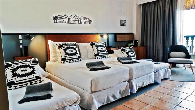 001-W-room-example-family-room-standard-pool-view-standard-fami