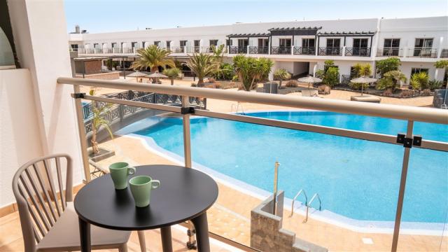017-RV-view-from-the-room-double-room-standard-pool-view-standa