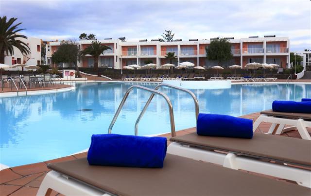 Main Pool (3).jpg