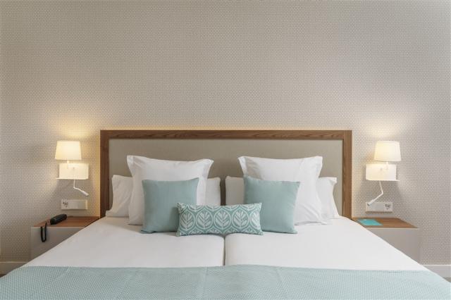 ALATG-DBL-Bed-JR.jpg