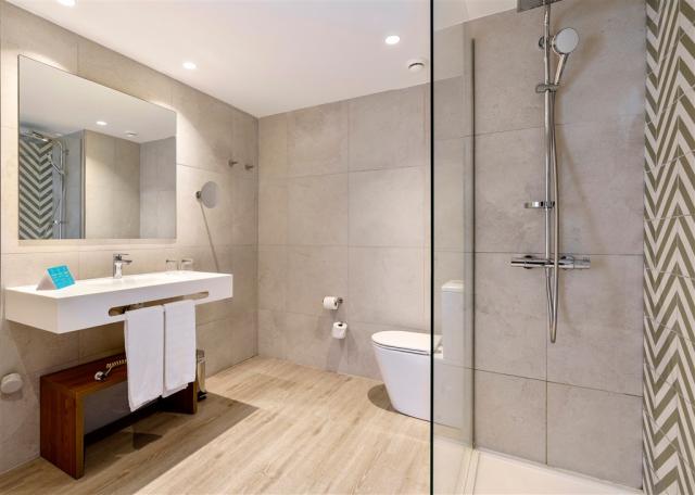 ALATG-Suite-BATH-JR.jpg