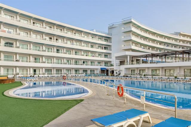 ALATG-EXT-AdultsPool-KidsPool-3-JR.jpg