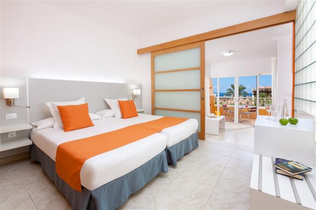 Chatur Playa Real Resort 2022_51 Junior Suite.jpg