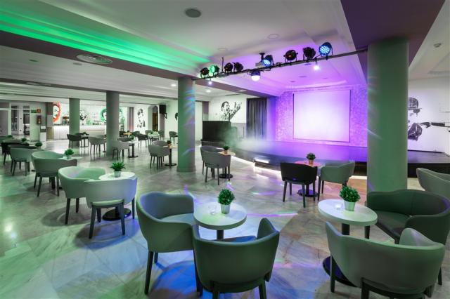 Chatur Playa Real Resort 2022_37 Entertaiment Bar 1.jpg
