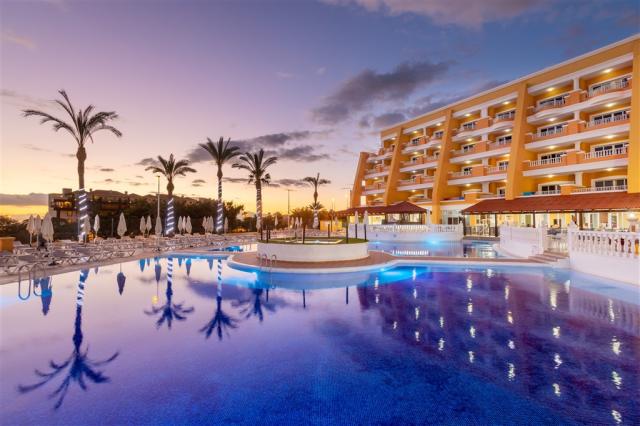 Chatur Playa Real Resort 2022_19 Pool by night 1.jpg