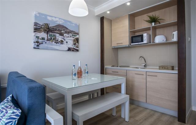 junior suite kitchenette1.jpg