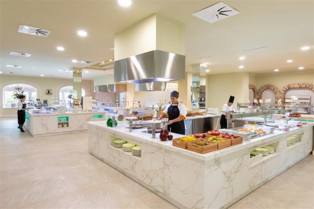 GAR_19_026 - Main restaurant.jpg