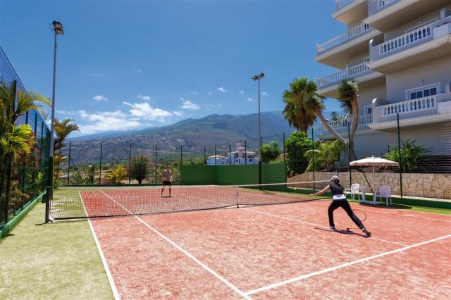 GAR_19_017 - Tennis court.jpg