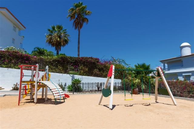 GAR_19_018 - Children's playground.jpg