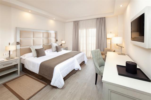GAR_19_029 - Double room.jpg