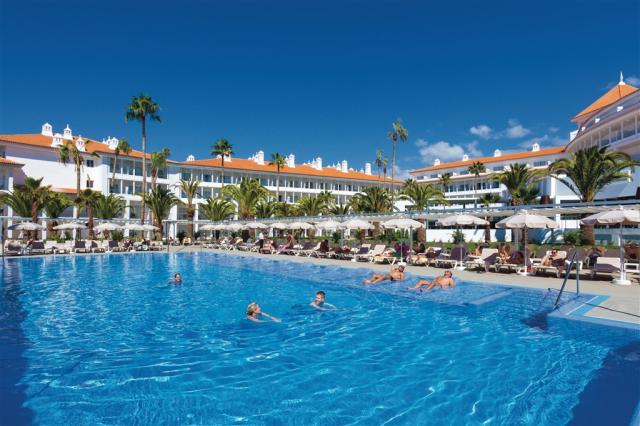 ARC_15_002 - Pool.jpg