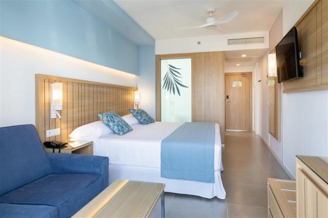 XPL_19_069 - Double room sea view.jpg