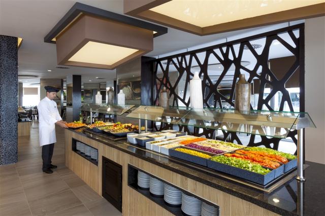 PPY_16_011 - Main restaurant.jpg