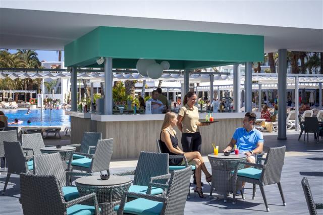 PPY_16_012 - Poolbar_ plaza bar.jpg