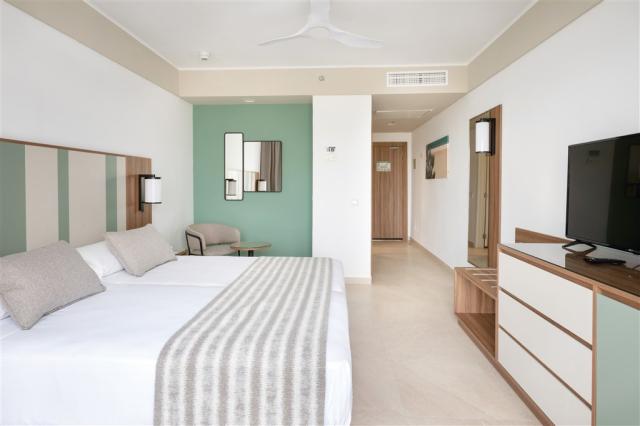 PAR_21_080 - Double room.jpg