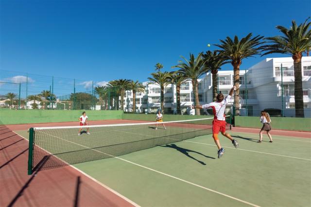 PAR_21_032 - Sports.jpg