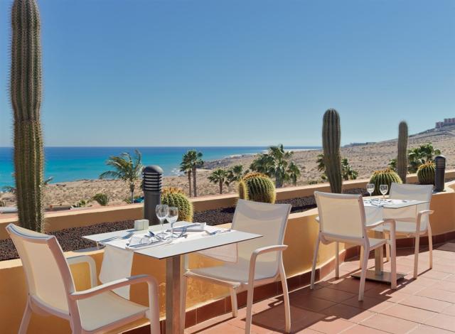 Jandía buffet terrace.jpg