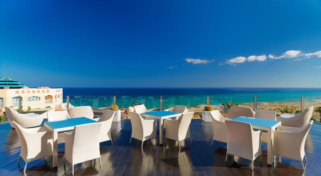 Parrots bar terrace2.jpg