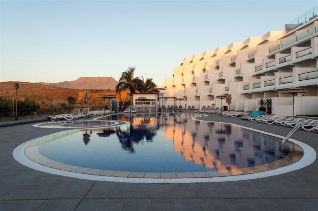 Roca Negra Piscina 02.jpg