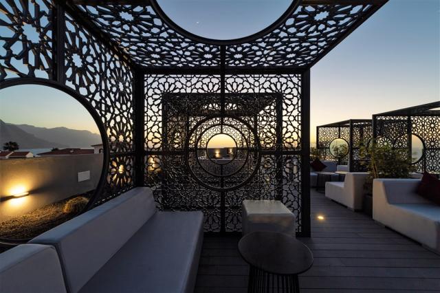 Roca Negra Rock Top Sky Bar 04.jpg