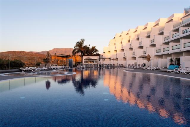 Roca Negra Piscina 01.jpg