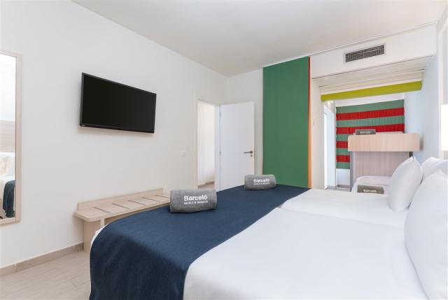 BLANAR_ROOM_03_Family Suite.jpg