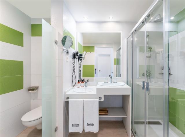 BLANAR_ROOM_02_ Family Suite.jpg