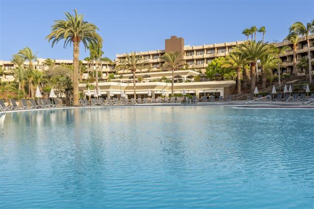 BLANAR_POOL_05.jpg