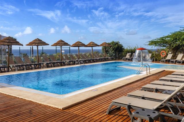 BLANAR_POOL_06.jpg