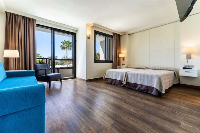 Room_C01_1 (2).jpg
